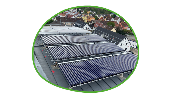 Grünes Firmengebäude mit eigener Stromgenerierung